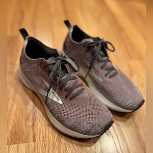 Brooks Women's Levitate 4.0 - purple